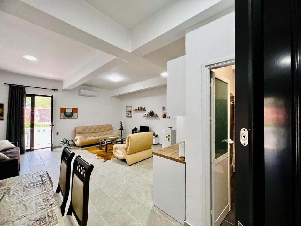 Kristian Apartments Berat Exterior foto